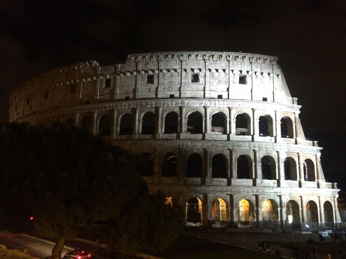Alloggio Turistico Al Colosseo Bed & Breakfast - Rome — Photos 1